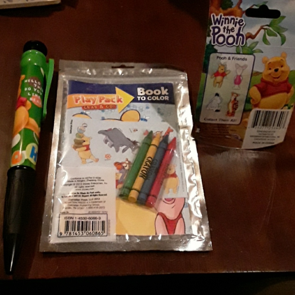NEW IN PACKAGES, WINNIE  THE  POOH ITEMS. - Picture 2 of 7